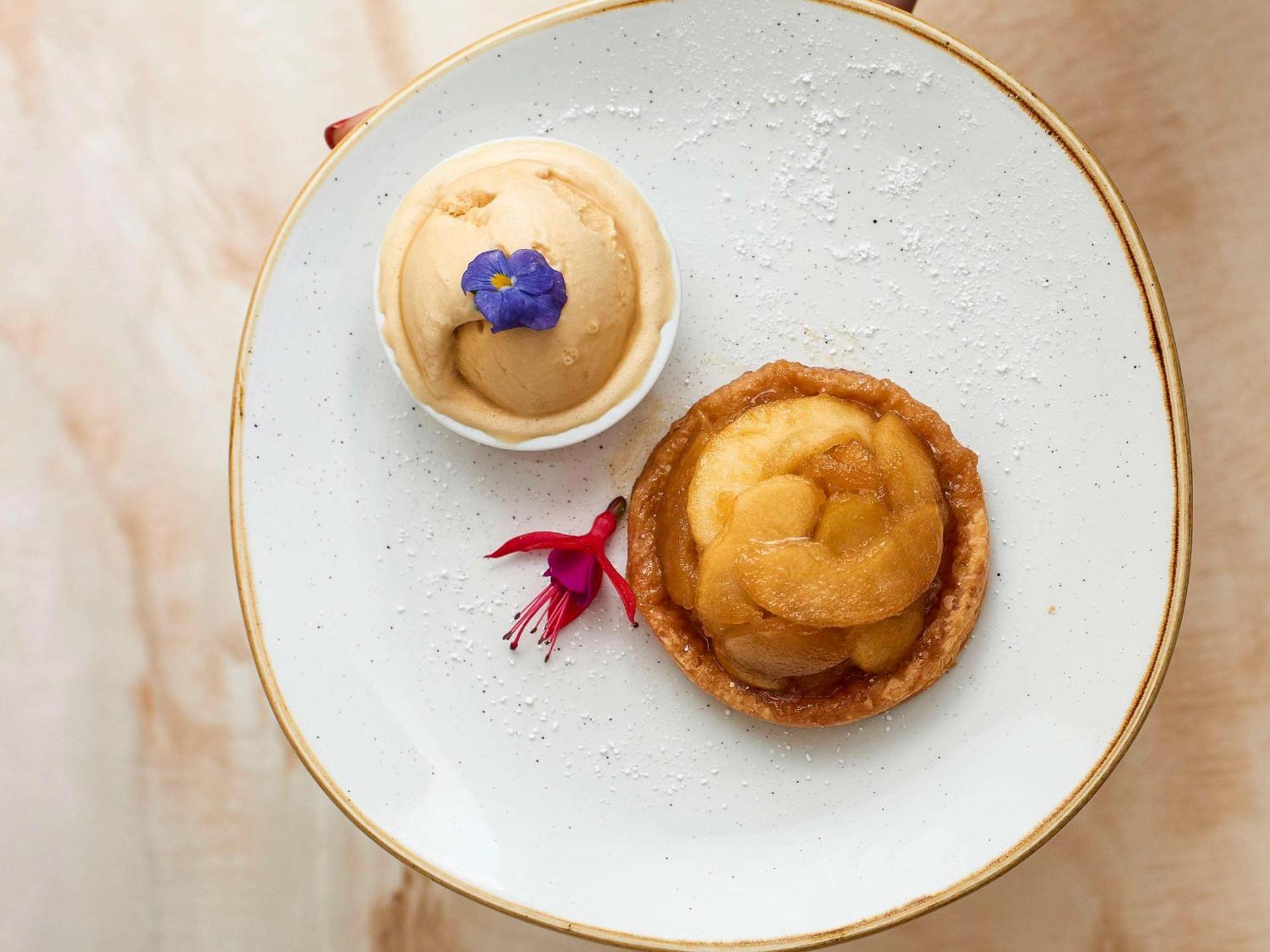 The Sebel Quay West Suites Sidney Exterior foto A dessert at the restaurant